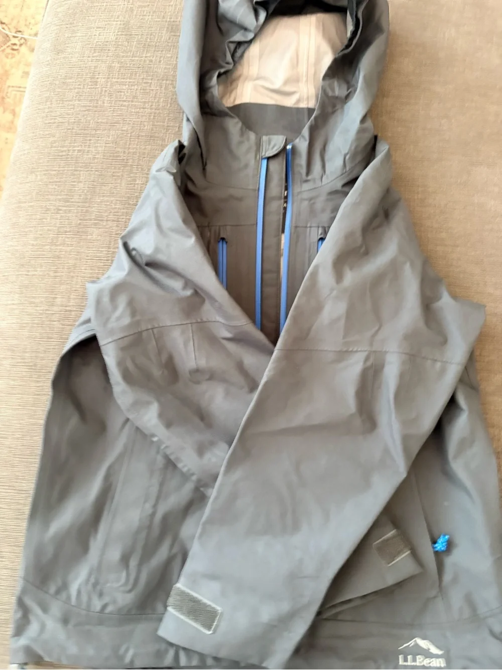 L.L. Bean side 5-6 rain coat great condition